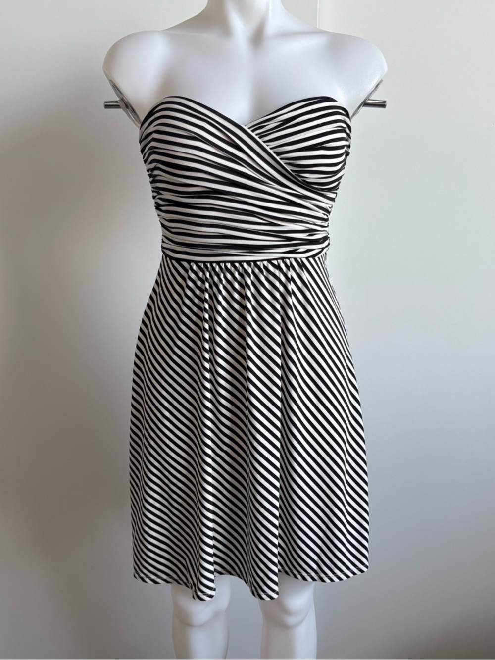 BCBGMaxAzria Black and White Striped Strapless Dress sz XS